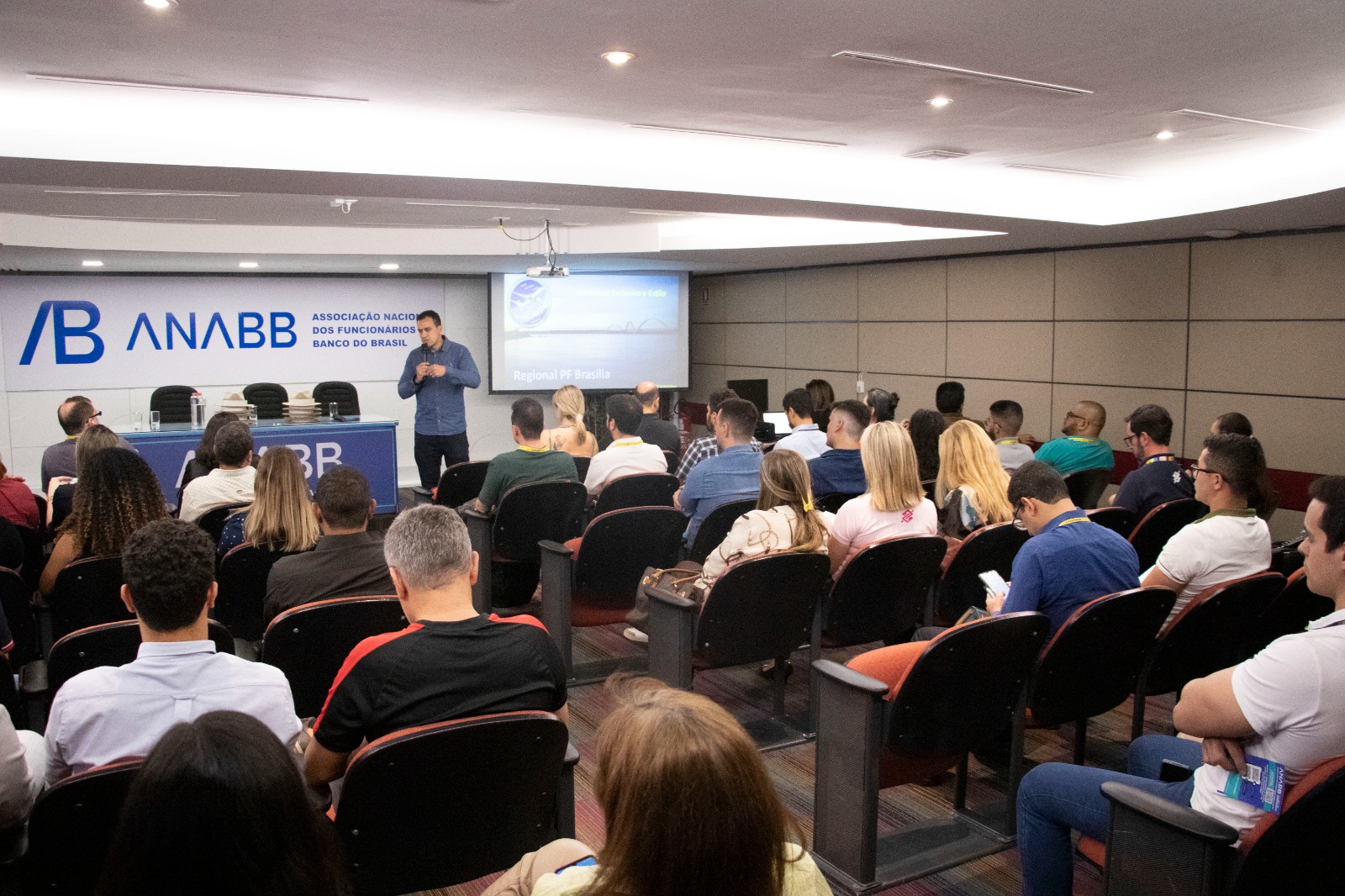 Rede Clipping: ANABB CONVERSA COM MAIS DE 200 GERENTES DO BB EM BRASÍLIA