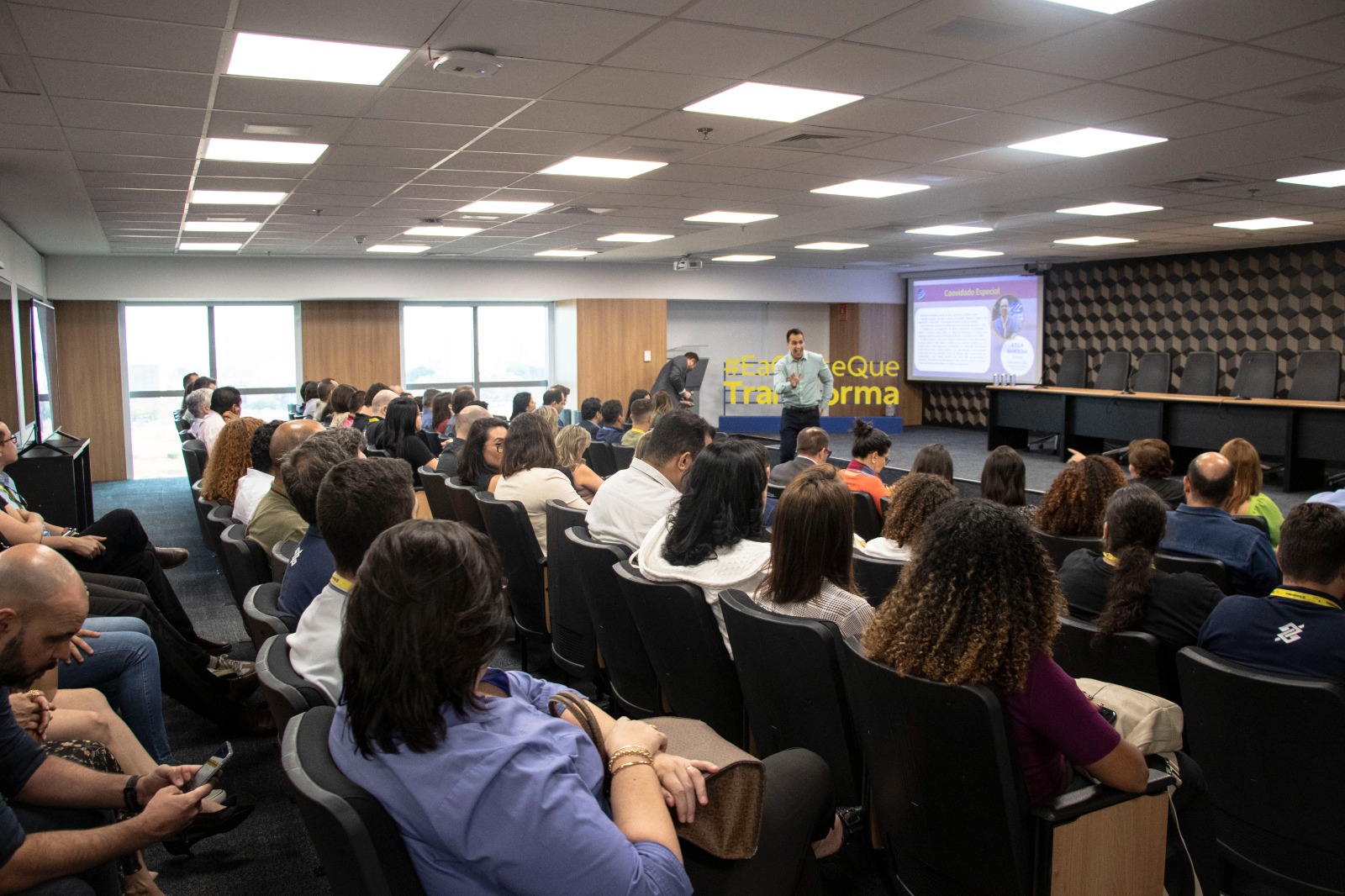 Rede Clipping: ANABB CONVERSA COM MAIS DE 200 GERENTES DO BB EM BRASÍLIA